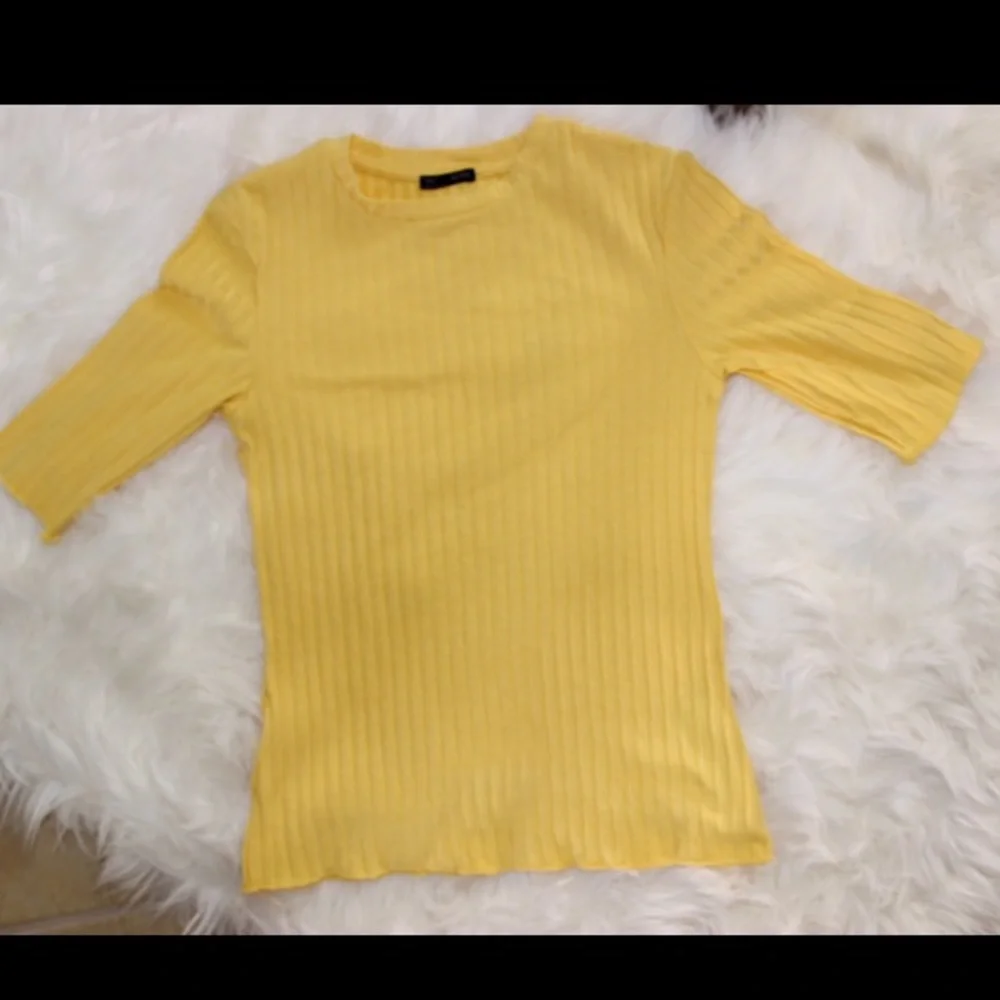Zara Yellow Ribbed Knit Top - Picture 1 of 3